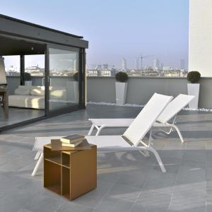 Une terrasse réalisée par l'artisan carreleur d'Angers.